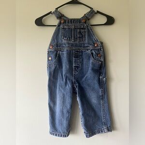 Kids Baby Gap Jean overalls. Has vintage look and thick material. Size 12-18 mo